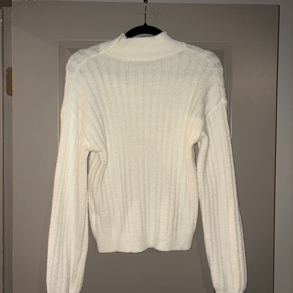 Chic Cream Women's Turtleneck Sweater Skirt Set